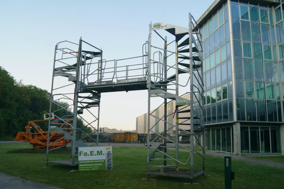 onze verhuur trappentoren Mills